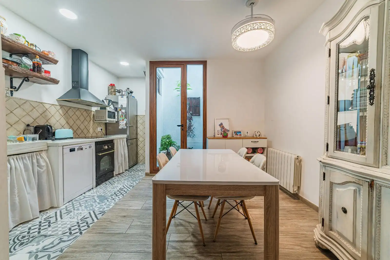 Kitchen of Houses for sale in Nucli Urbà 
