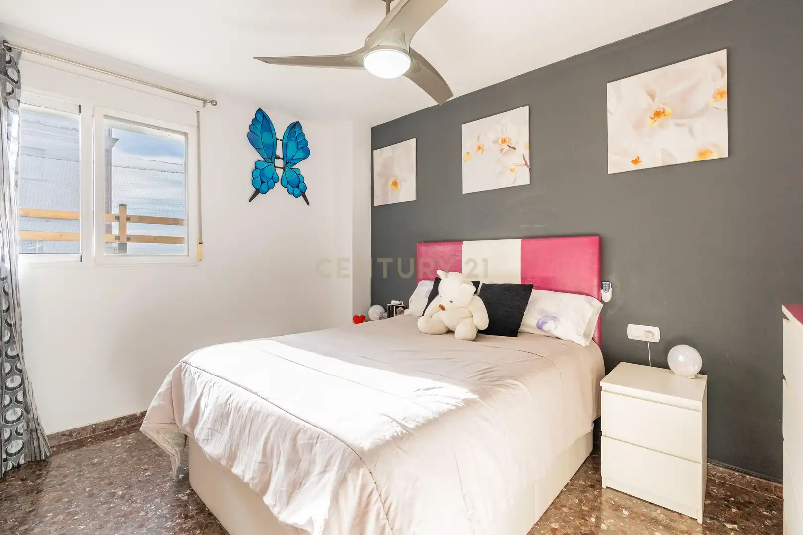 Dormitori de Apartament en venda en Paterna amb Aire condicionat i Balcó