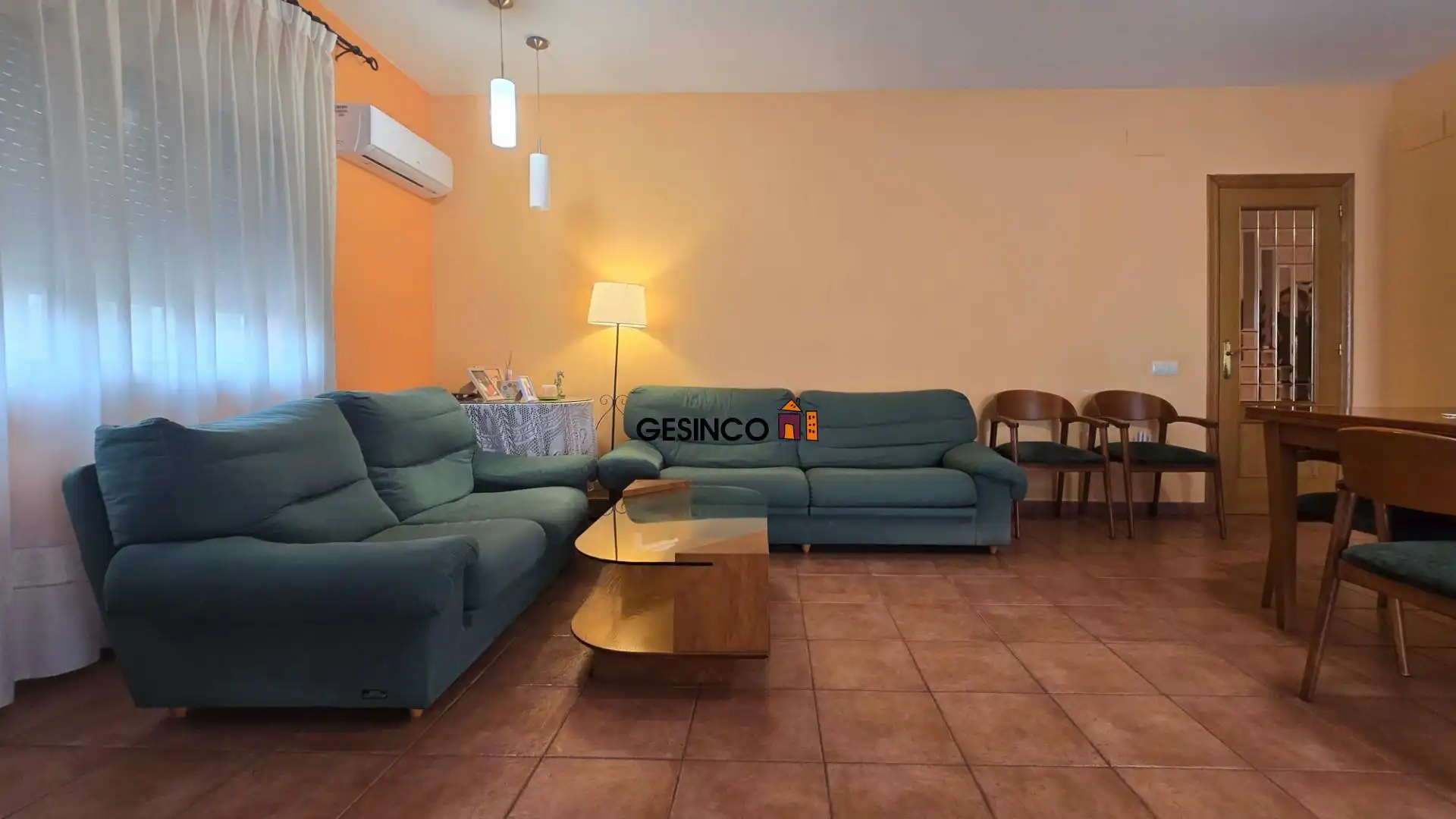 Living room of Houses for sale in Ontinyent  with Air Conditioner, Private garden and Storage room