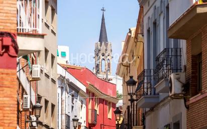 Vista exterior de Pis en venda en Santa Coloma de Gramenet amb Terrassa