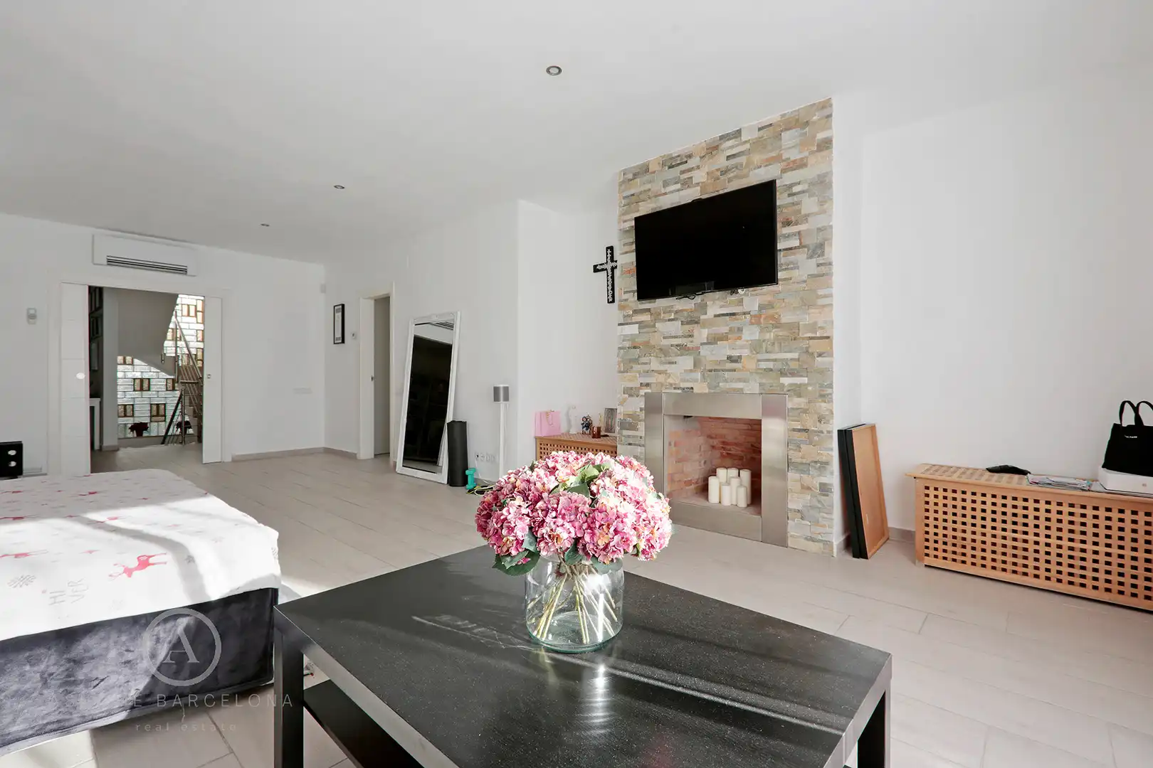 Sala de estar de Casa o chalet en venta en Castelldefels con Aire acondicionado, Jardín privado y Terraza