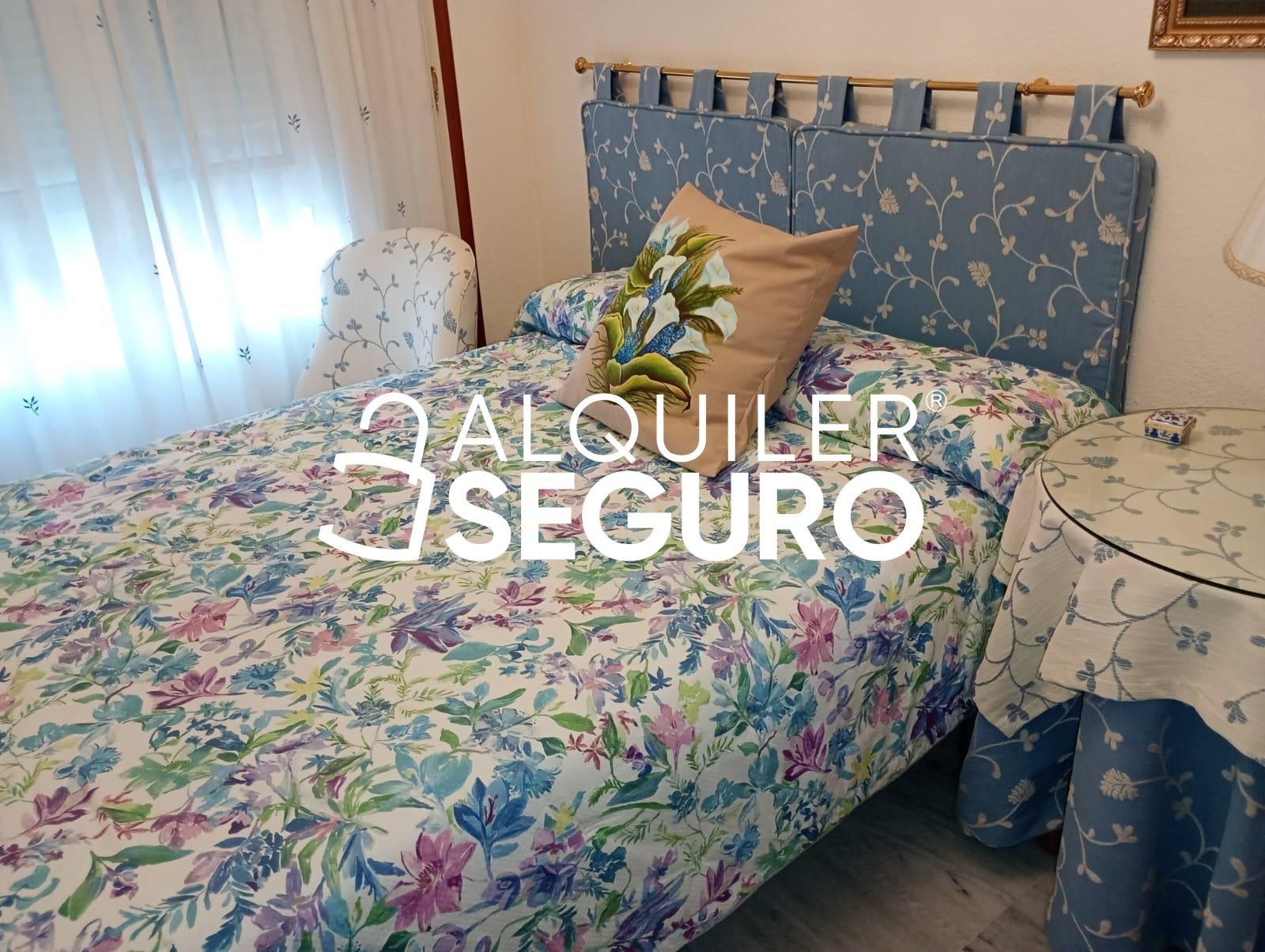 Bedroom of Flat to rent in Málaga Capital  with Air Conditioner, Terrace and Furnished
