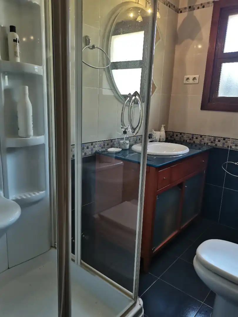 Bany de Casa o xalet en venda en Málaga amb Calefacció, Jardí privat i Parquet