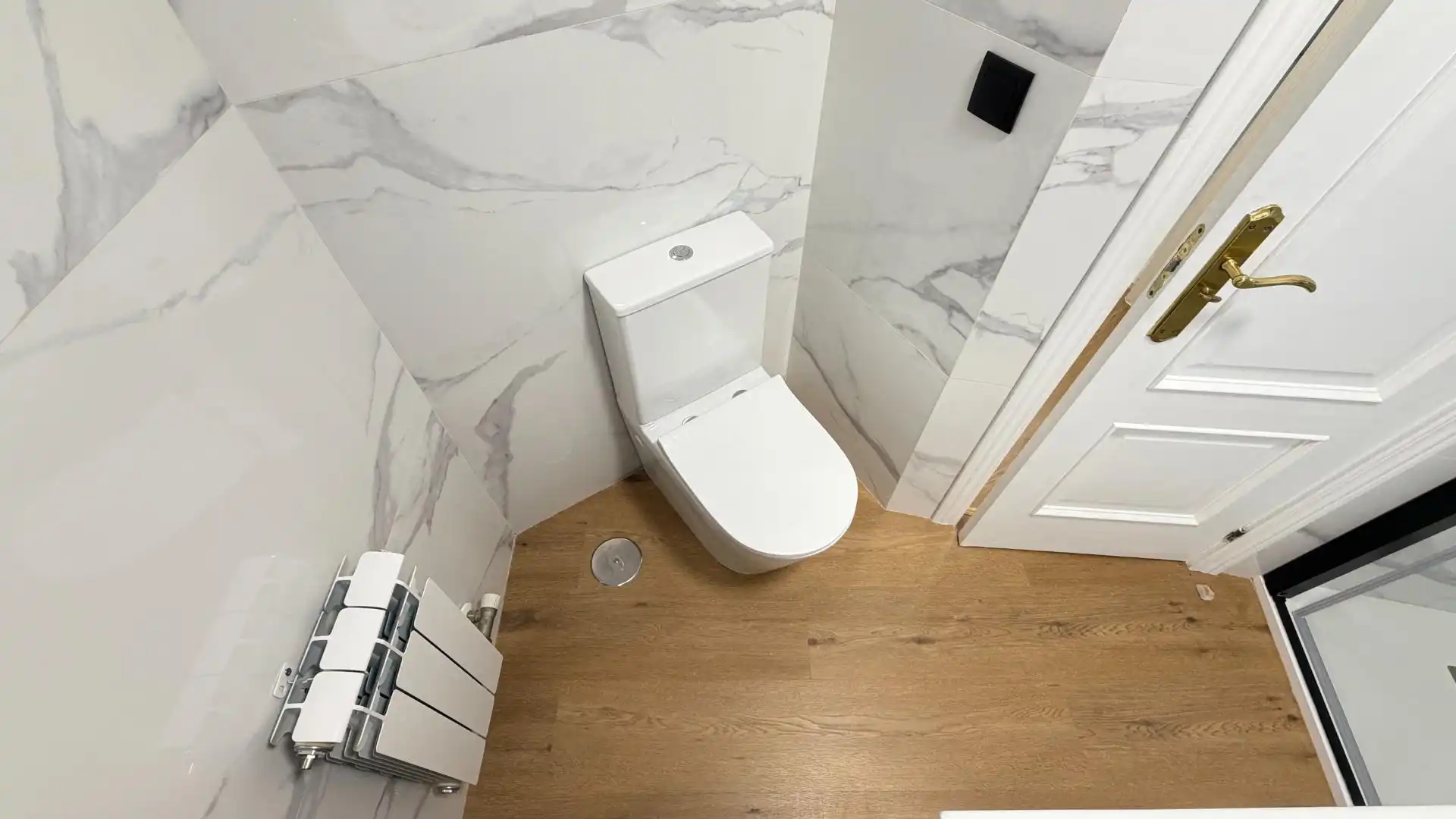 Badezimmer von Wohnung zur Miete in Vigo  mit Heizung