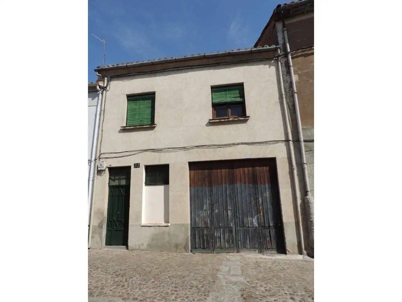 House for sale in Calle Peramato 33