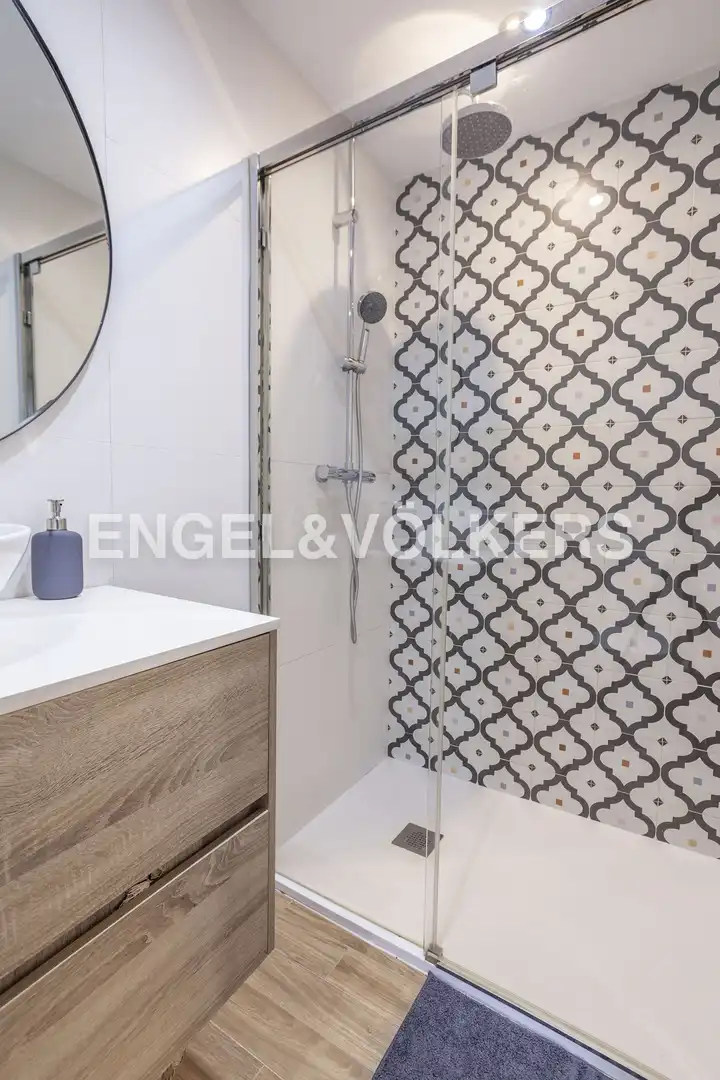Bathroom of Attic for rent in Madrid  with Air Conditioner, Heating and Terrace