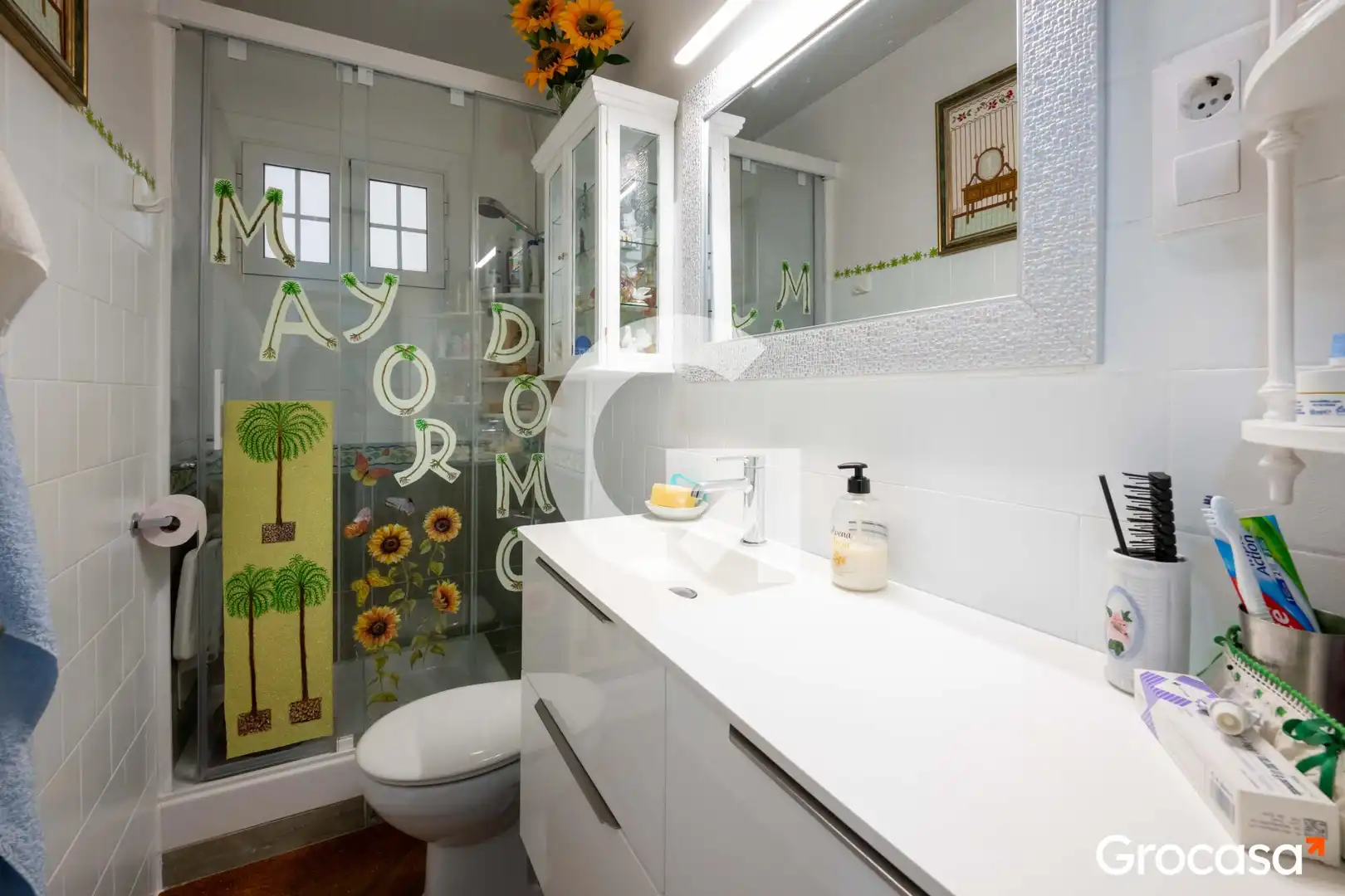 Bathroom of Flat for sale in Mataró  with Air Conditioner, Oven and Washing machine