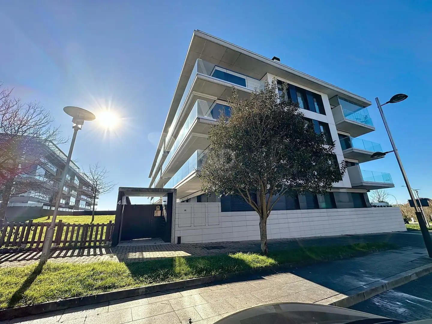 Außenansicht von Wohnung zum Verkauf in Sanxenxo mit Heizung, Terrasse und Schwimmbad