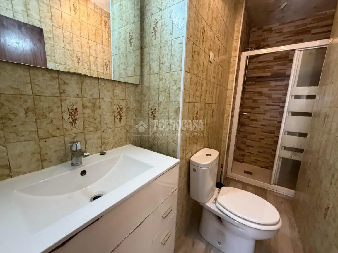 Bany de Pis en venda en Madrid amb Calefacció, Parquet i Terrassa