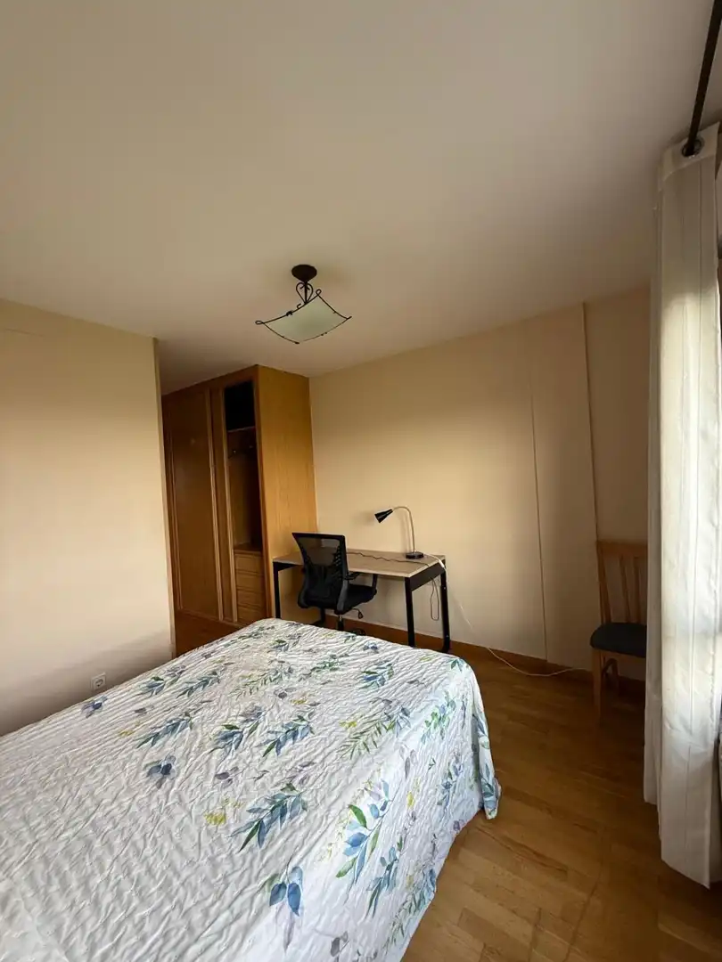 Habitación de Piso de alquiler en Salamanca con Calefacción, Amueblado y Balcón