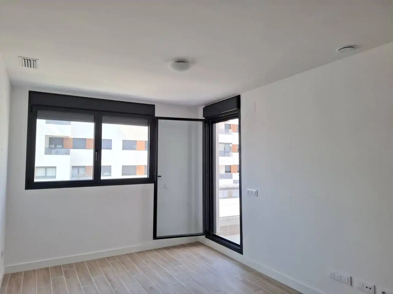 Bedroom of Flat for rent in Madrid  with Air Conditioner, Heating and Terrace