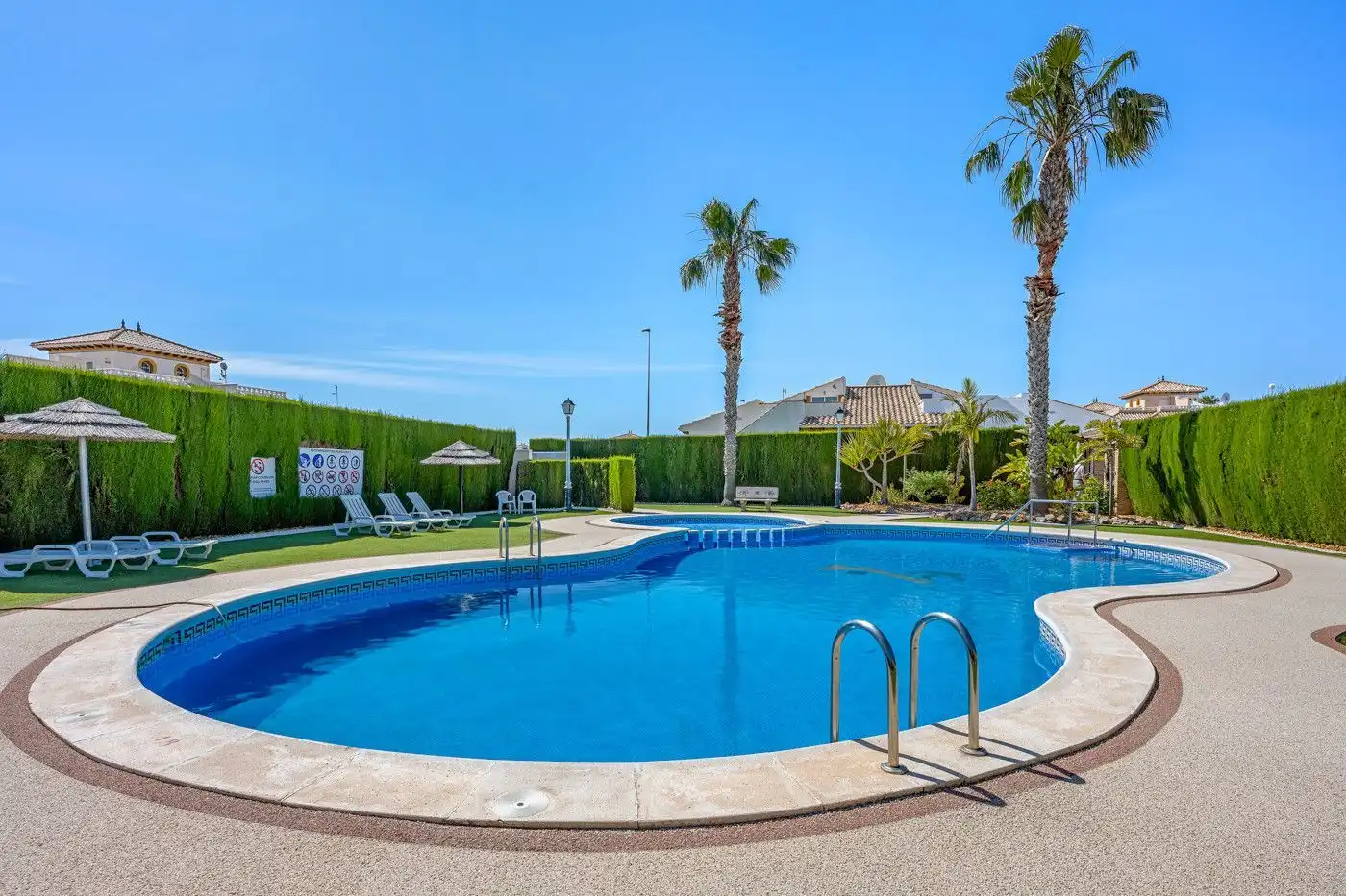 Piscina de Casa adosada en venta en Orihuela con Aire acondicionado, Jardín privado y Terraza