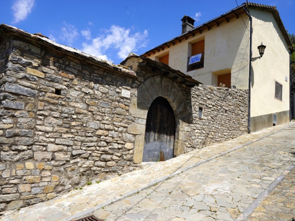 Vista exterior de Casa o xalet en venda en Boltaña
