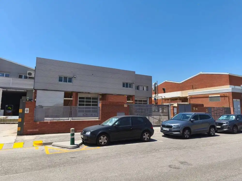 Industrial building to rent in Almeda - El Corte Inglés, imagen 2