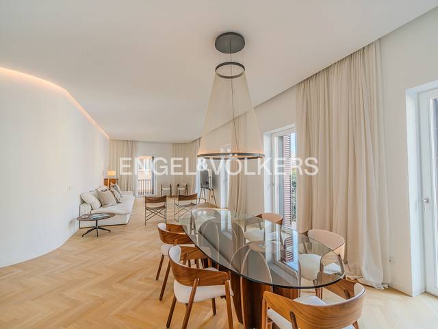 Piso en Venta en Rambla de Méndez Núñez en Casco Antiguo - Sta. Cruz - Ayuntamiento