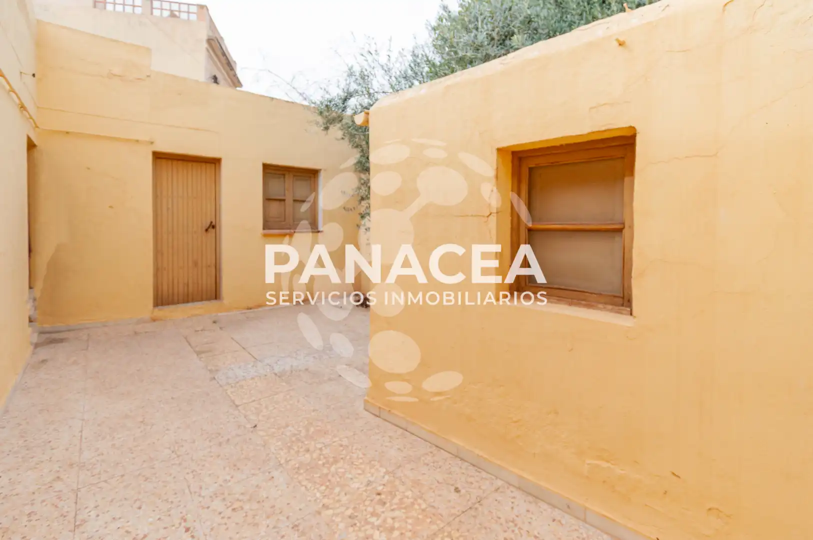 Vista exterior de Casa o xalet en venda en Roquetas de Mar amb Terrassa i Moblat