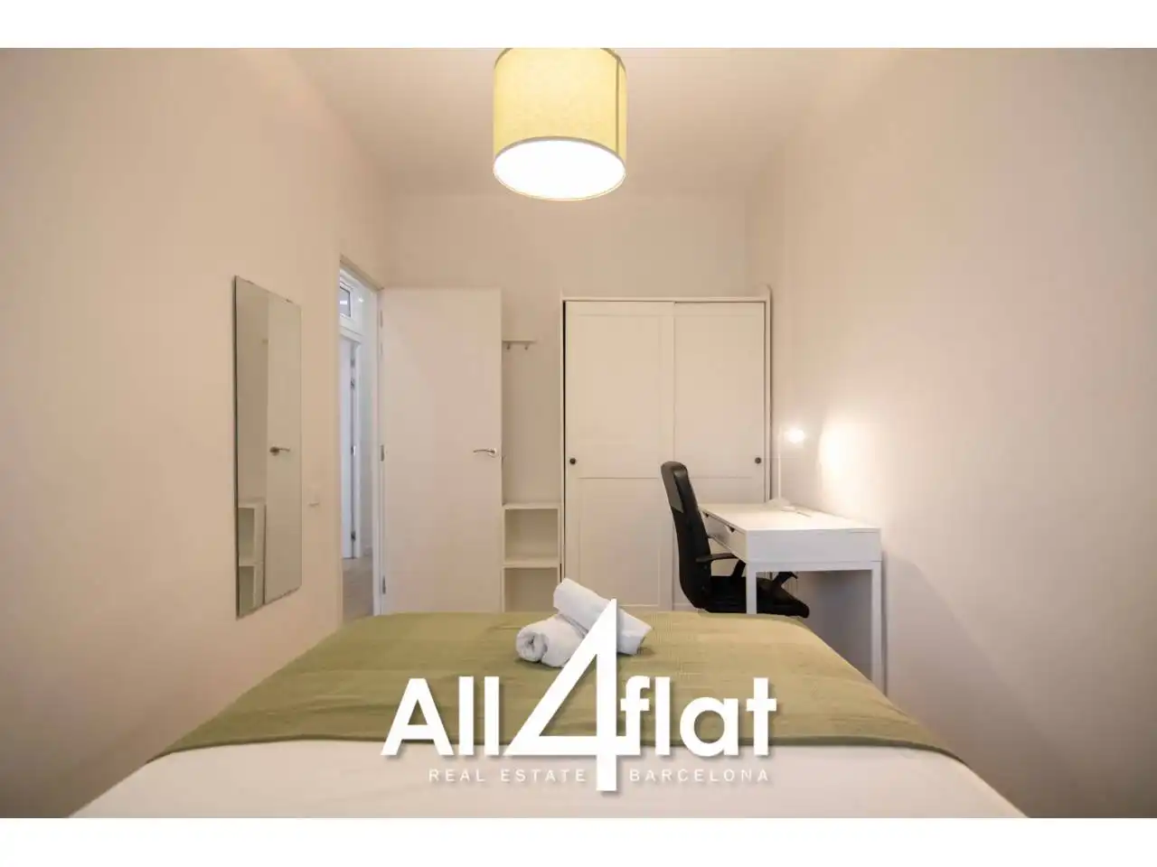 Bedroom of Flat for rent in Barcelona  with Furnished and Alarm