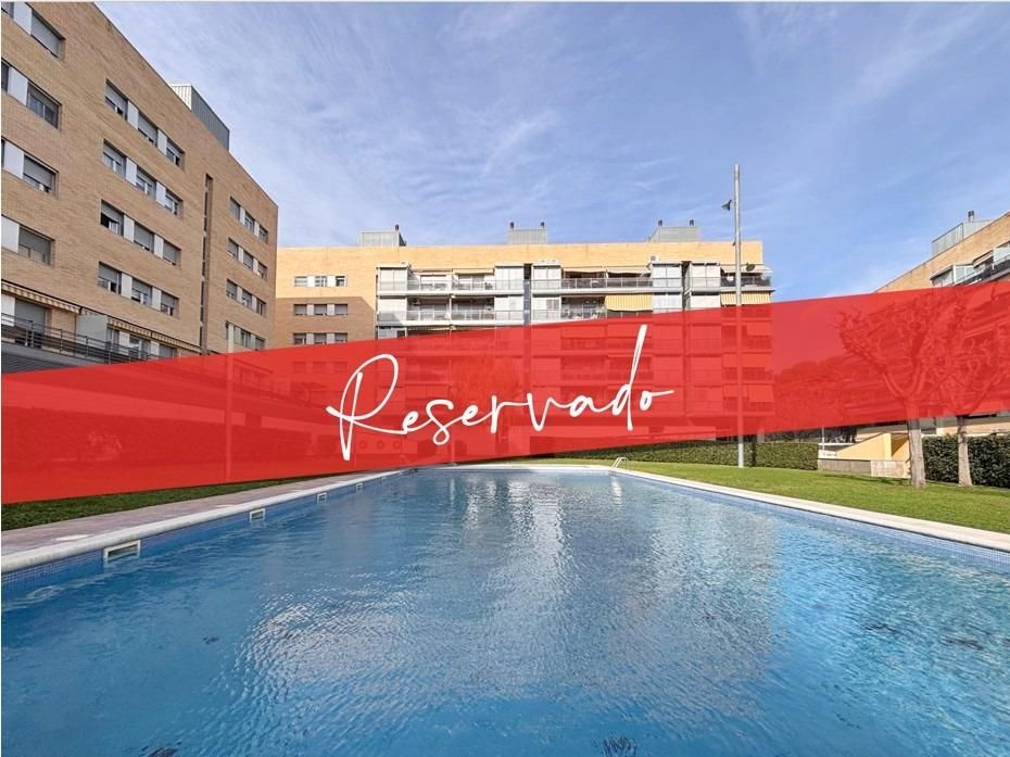 Piscina de Àtic en venda en Viladecans amb Aire condicionat, Calefacció i Jardí privat