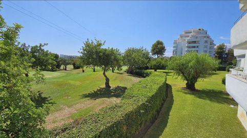 Apartamento en campo de golf en Guadalmina Alta