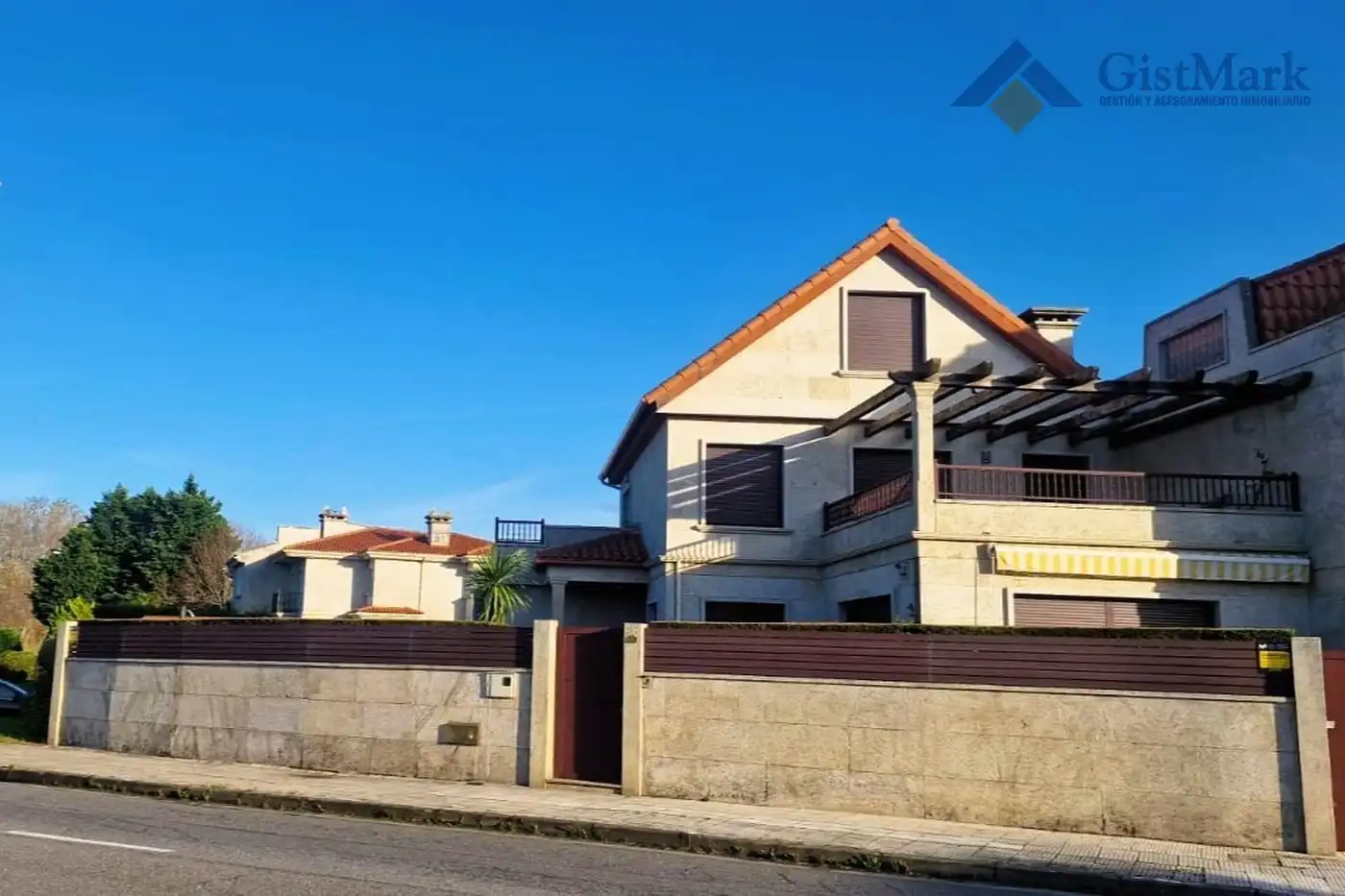 Houses for sale in Avenida Praia Ladeira