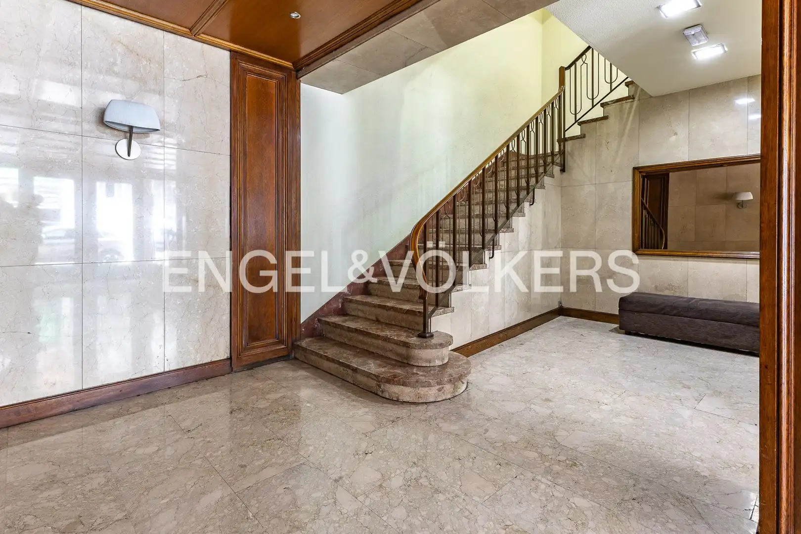 Flat for sale in Barcelona  with Air Conditioner, Heating and Parquet flooring