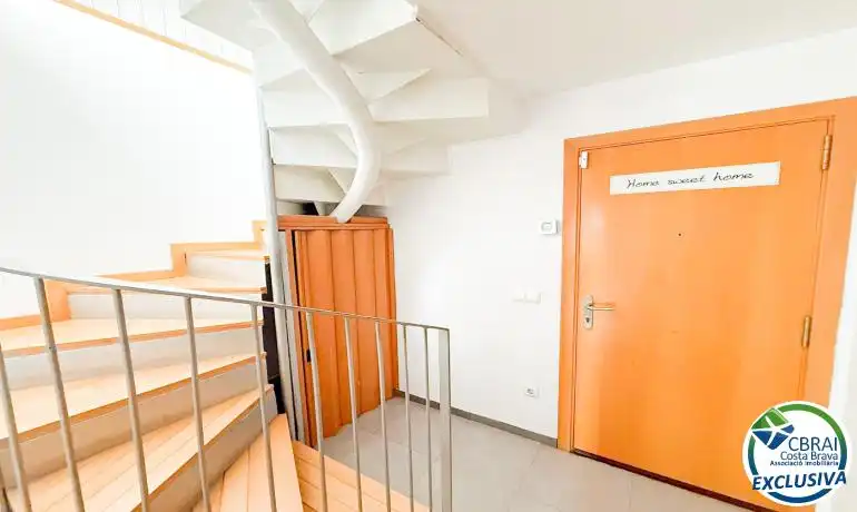 Dúplex en venta en Figueres con Terraza y Piscina comunitaria
