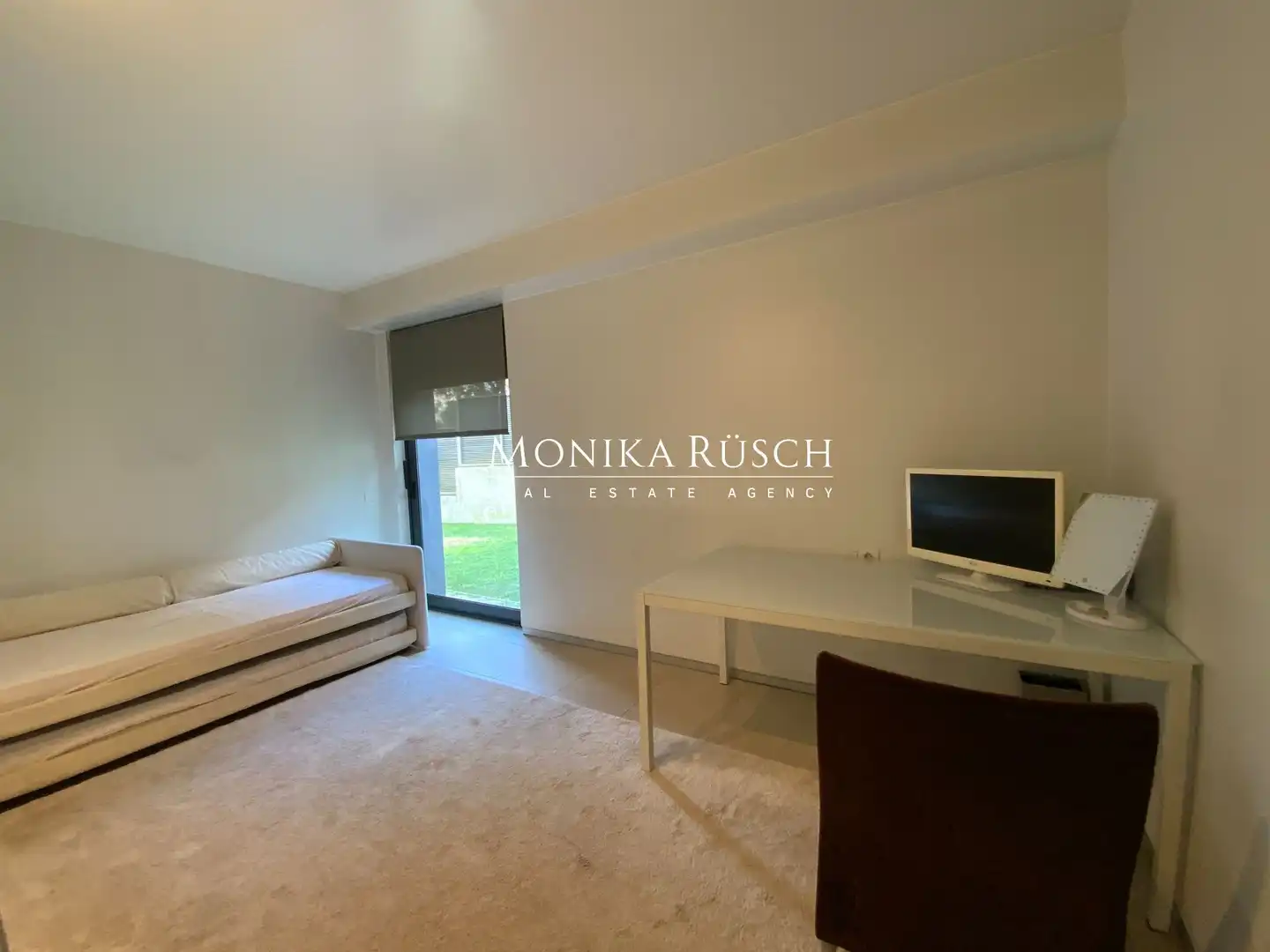 Vista exterior de Casa o xalet en venda en Sant Cugat del Vallès amb Aire condicionat, Calefacció i Jardí privat