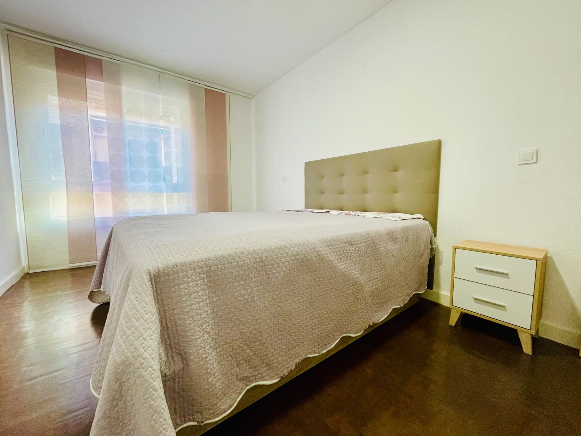 Dormitori de Apartament de lloguer en  Córdoba Capital amb Aire condicionat i Terrassa