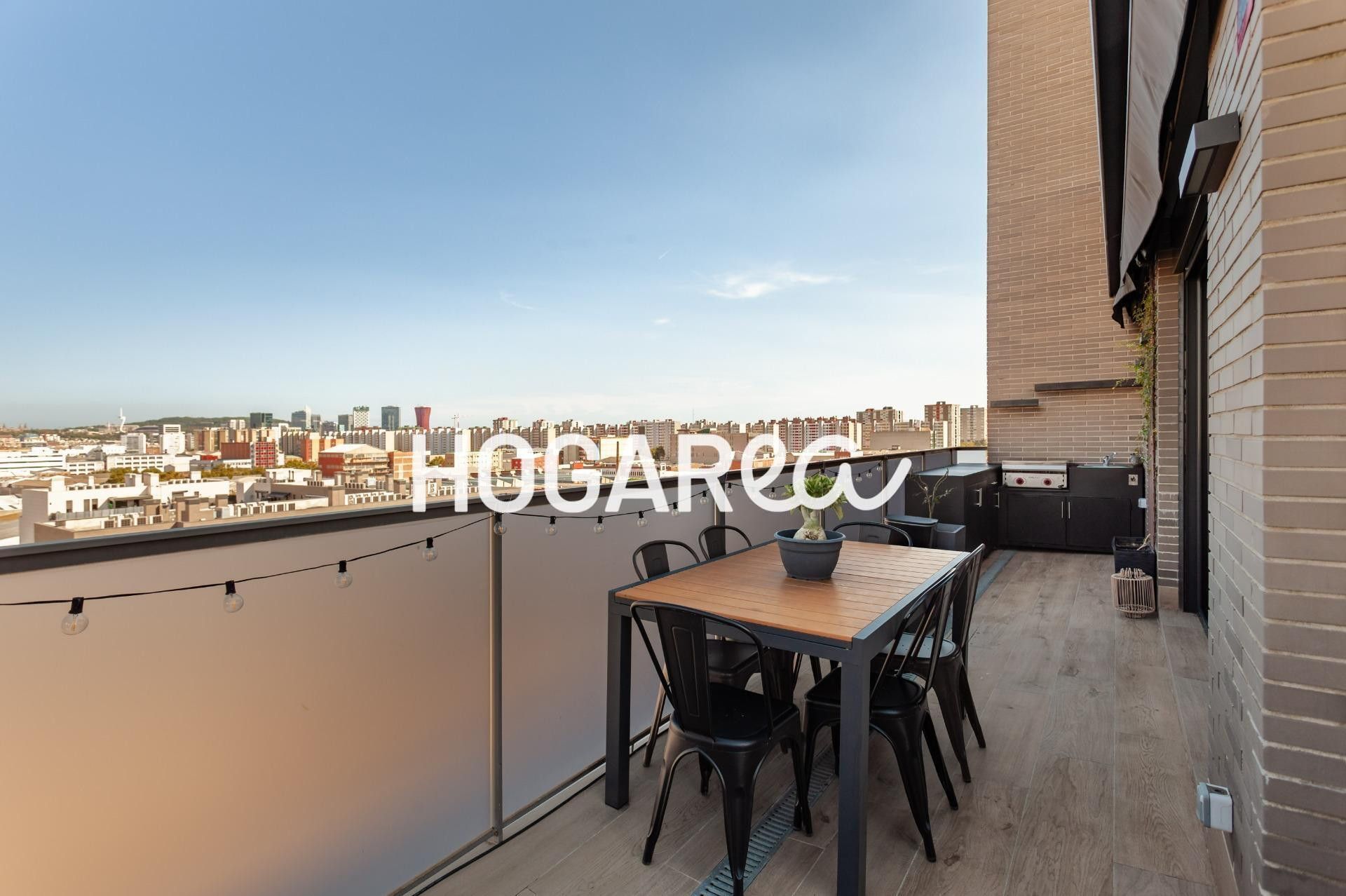 Terraza de Ático en venta en L'Hospitalet de Llobregat con Aire acondicionado, Calefacción y Terraza