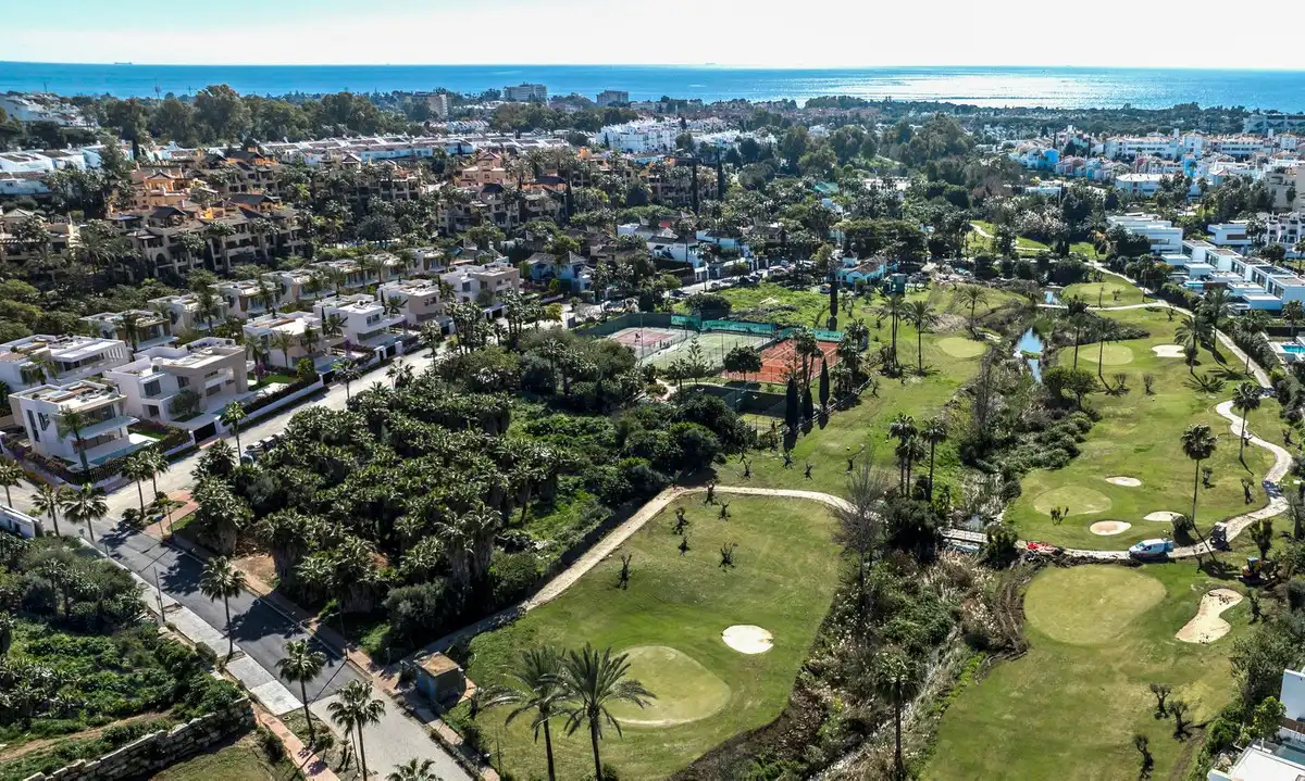 Exterior view of Houses for sale in Estepona  with Air Conditioner, Private garden and Terrace