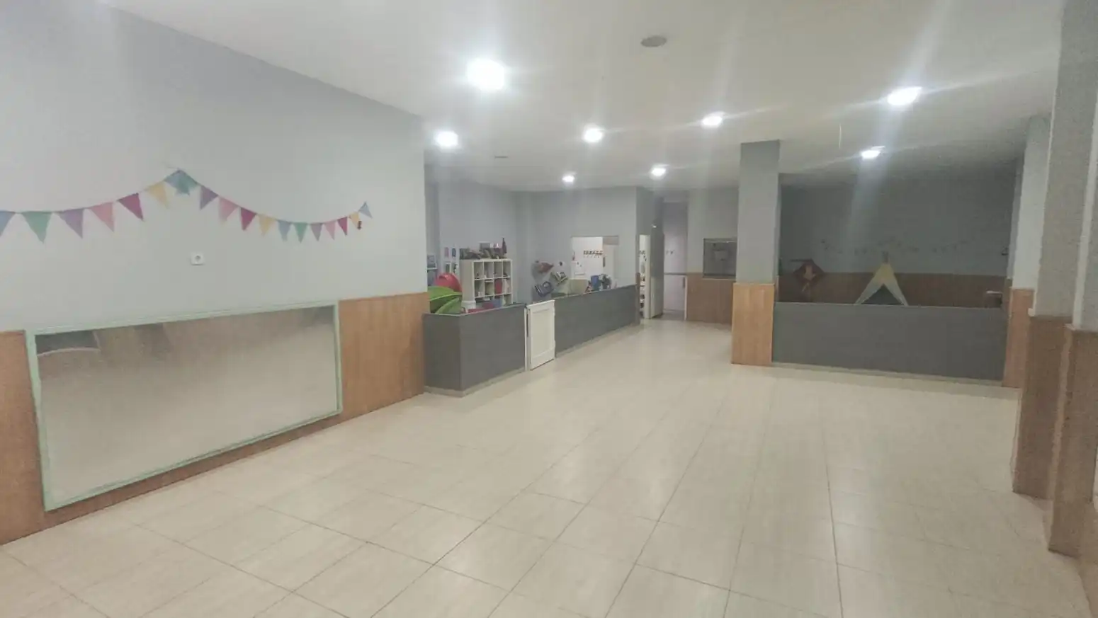 Local comercial en venta en Crevillent - PZ MEDICO MOHAMED AL SHAFRA 5, imagen 3