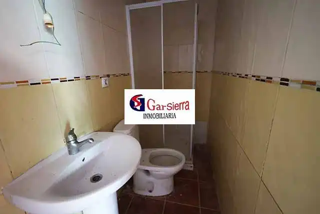 Bany de Casa o xalet en venda en Erustes amb Calefacció, Jardí privat i Traster