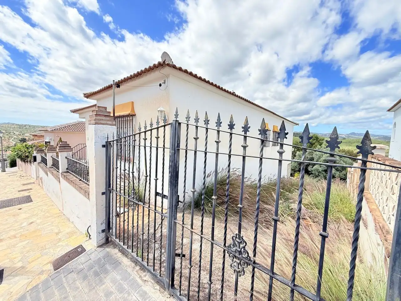 Vista exterior de Casa o chalet en venta en Alcaucín con Jardín privado y Piscina