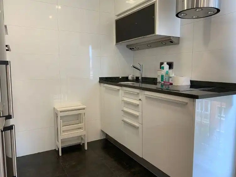 Cocina de Piso de alquiler en  Pamplona / Iruña con Calefacción, Parquet y Amueblado
