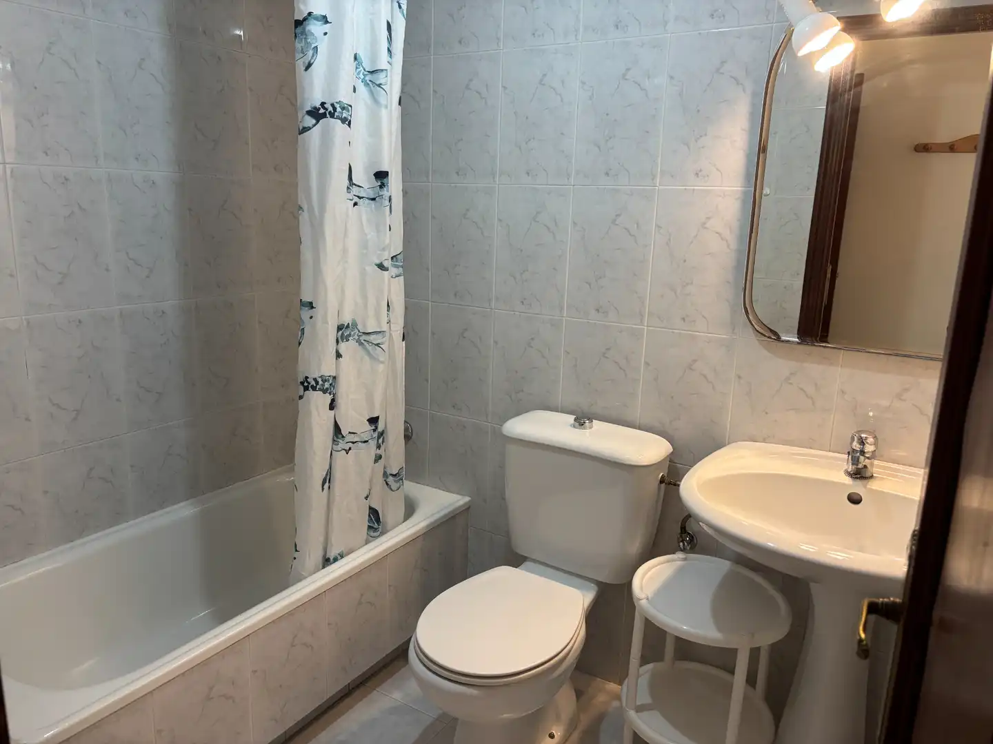 Baño de Piso de alquiler en Culleredo con Calefacción, Parquet y Trastero