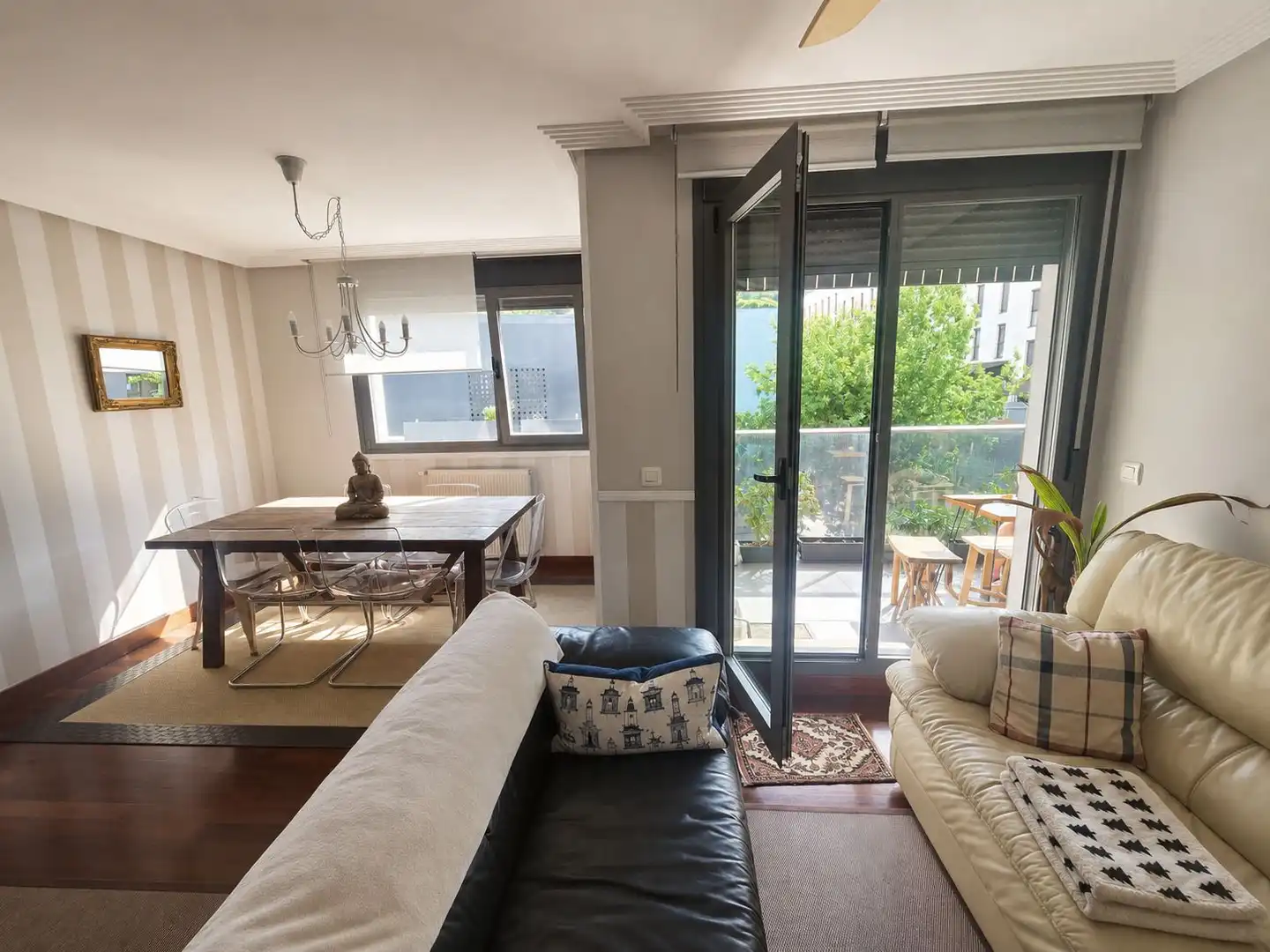 Sala de estar de Piso en venta en Urduliz con Calefacción, Terraza y Trastero