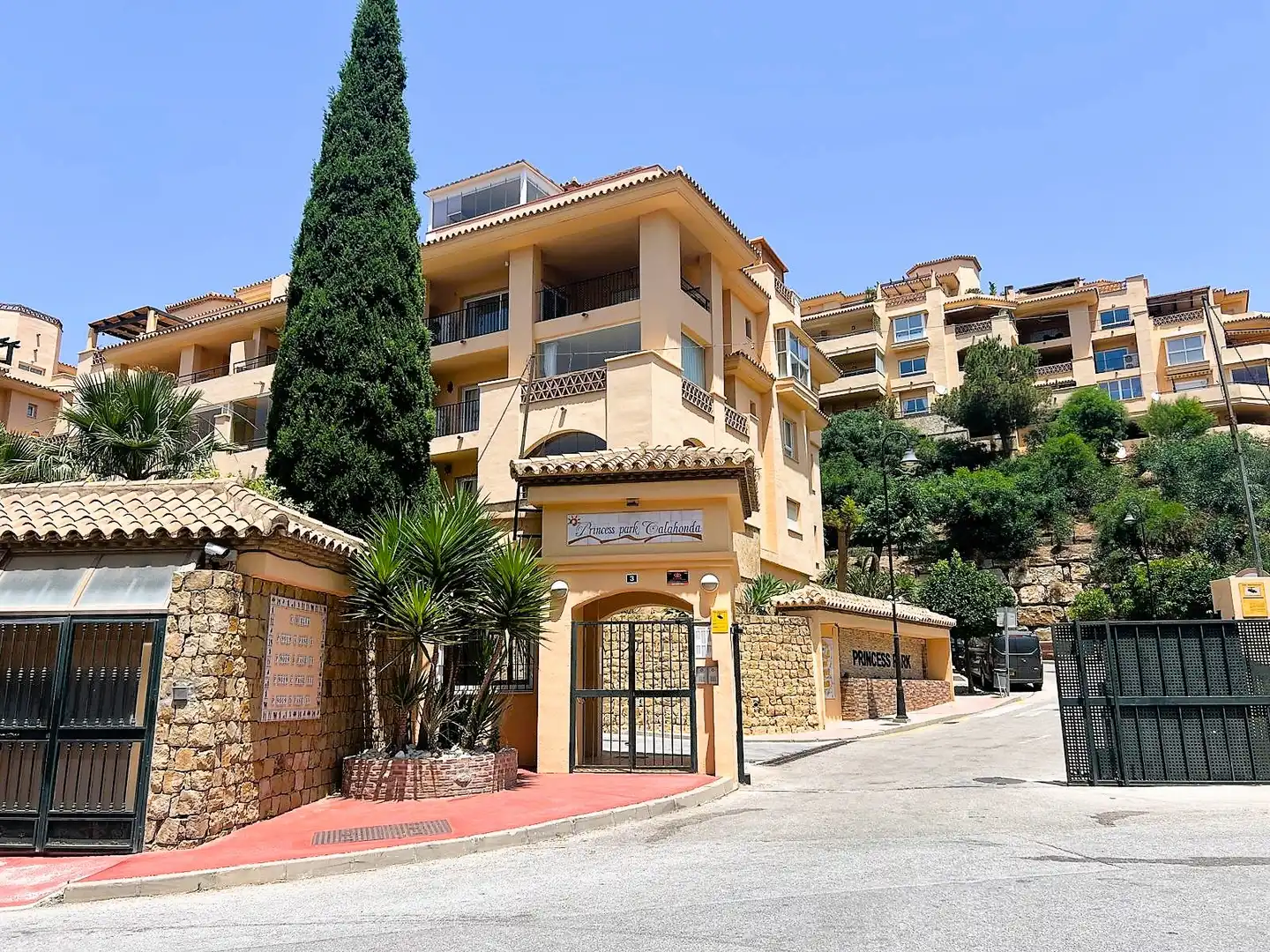 Vista exterior de Apartament en venda en Mijas amb Aire condicionat, Terrassa i Traster