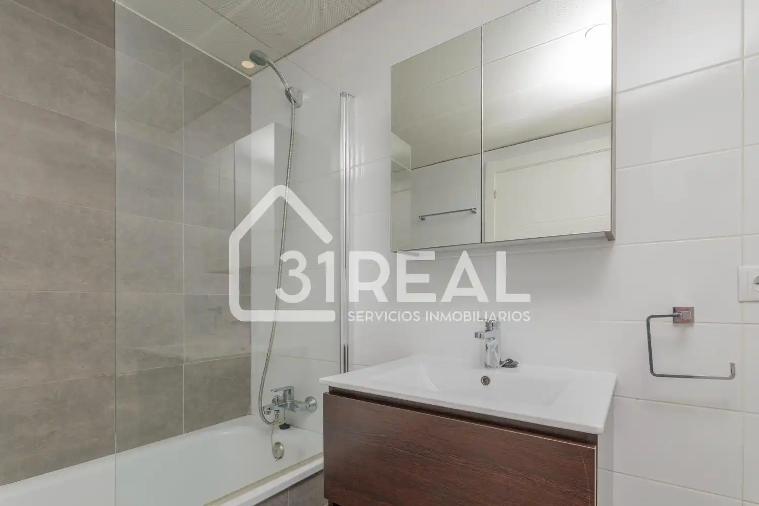 Badezimmer von Wohnung zum Verkauf in Madrid mit Heizung, Privatgarten und Gemeinschaftspool