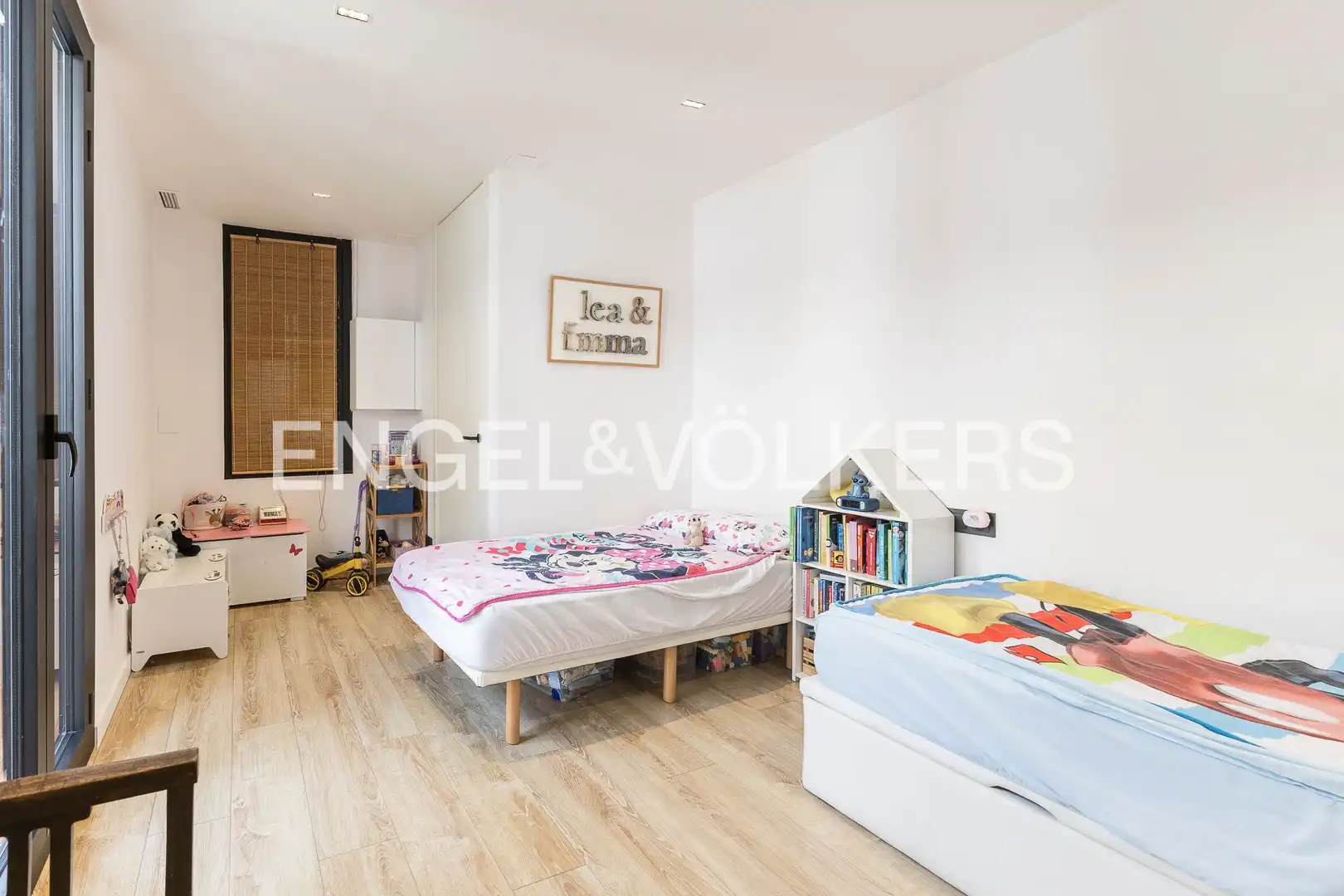 Bedroom of Flat for sale in Barcelona  with Air Conditioner, Heating and Balcony