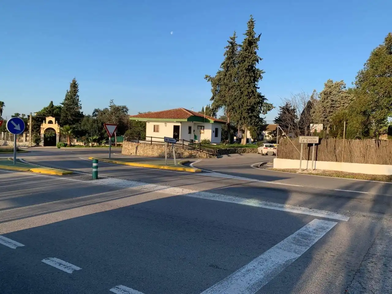 Vista exterior de Casa o xalet en venda en Castilblanco de los Arroyos amb Aire condicionat, Jardí privat i Terrassa