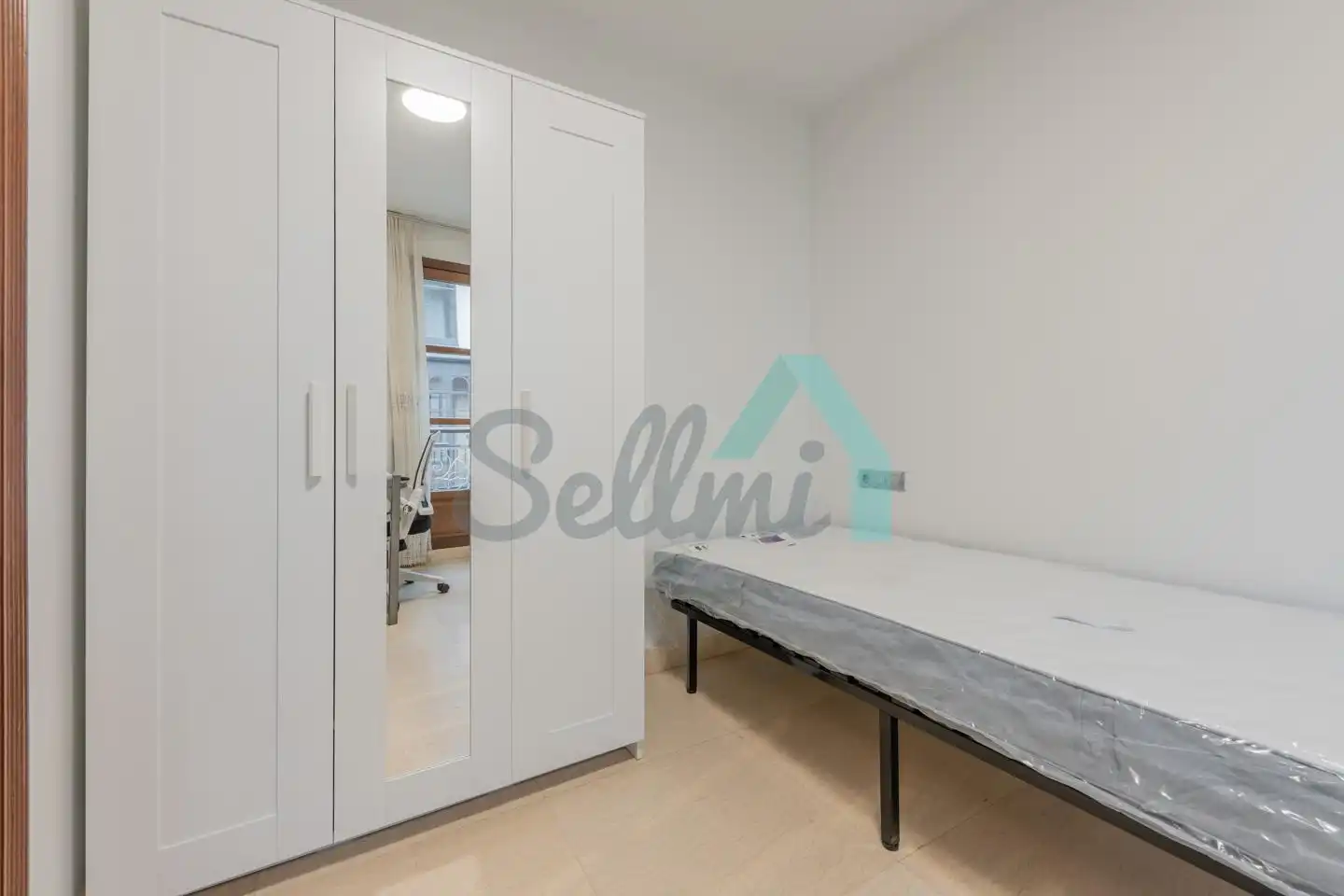 Schlafzimmer von Wohnung zur untervermieten in Oviedo  mit Heizung, Parkett und Möbliert