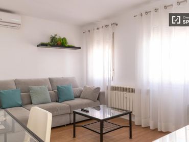 Flat with balcony to rent in Chamberí