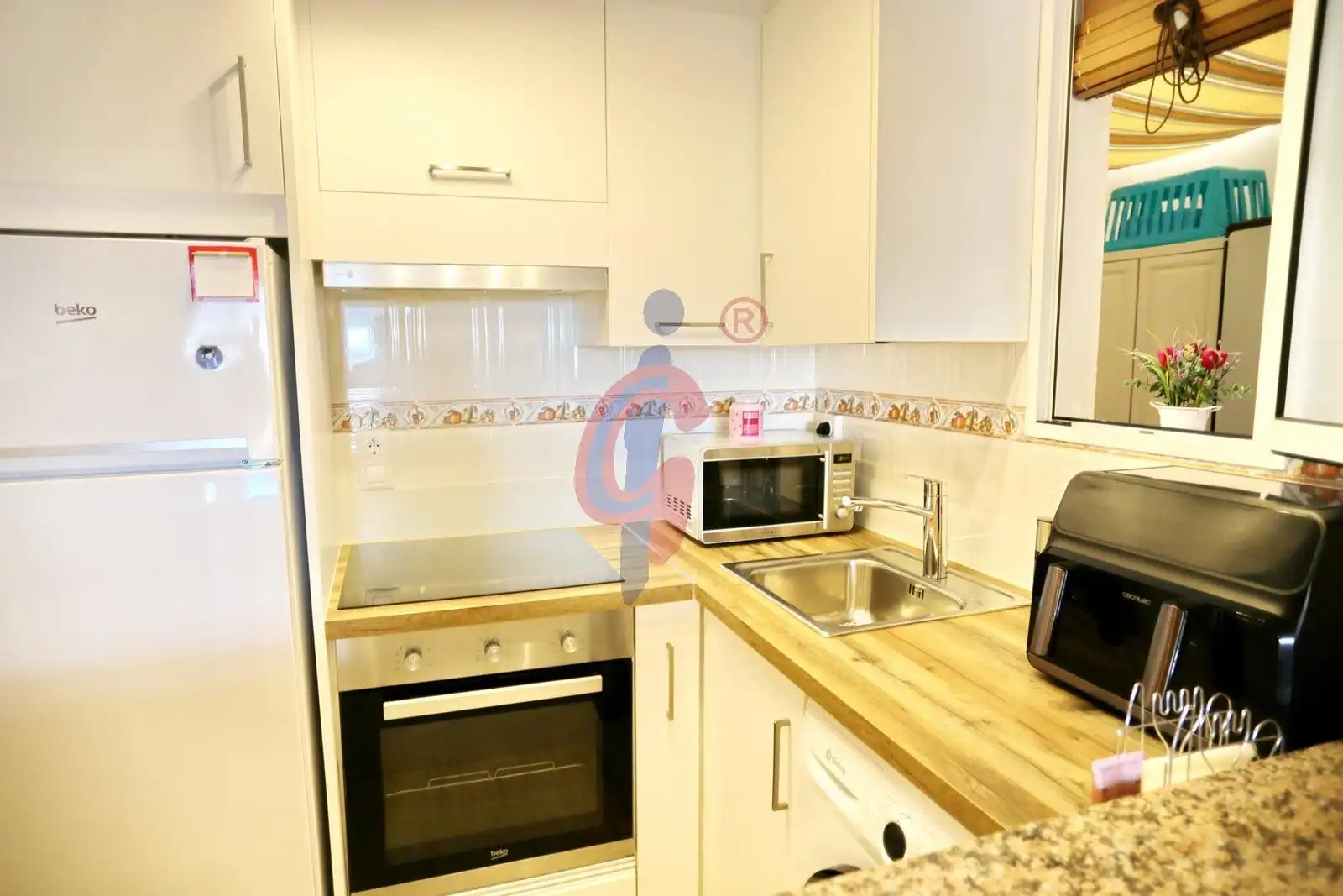 Kitchen of Flat for sale in Guardamar del Segura  with Terrace, Furnished and Community pool