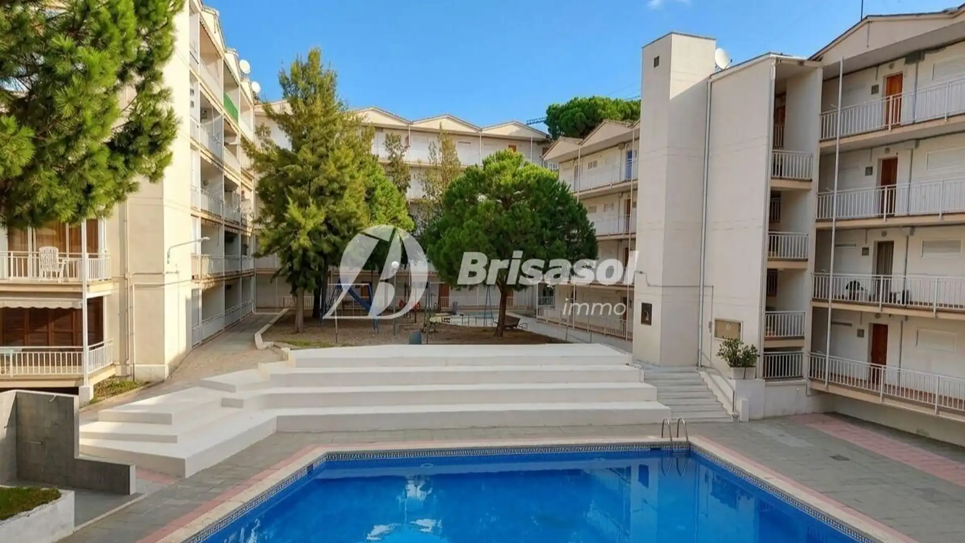 Piscina de Apartament en venda en Salou amb Terrassa i Piscina comunitària