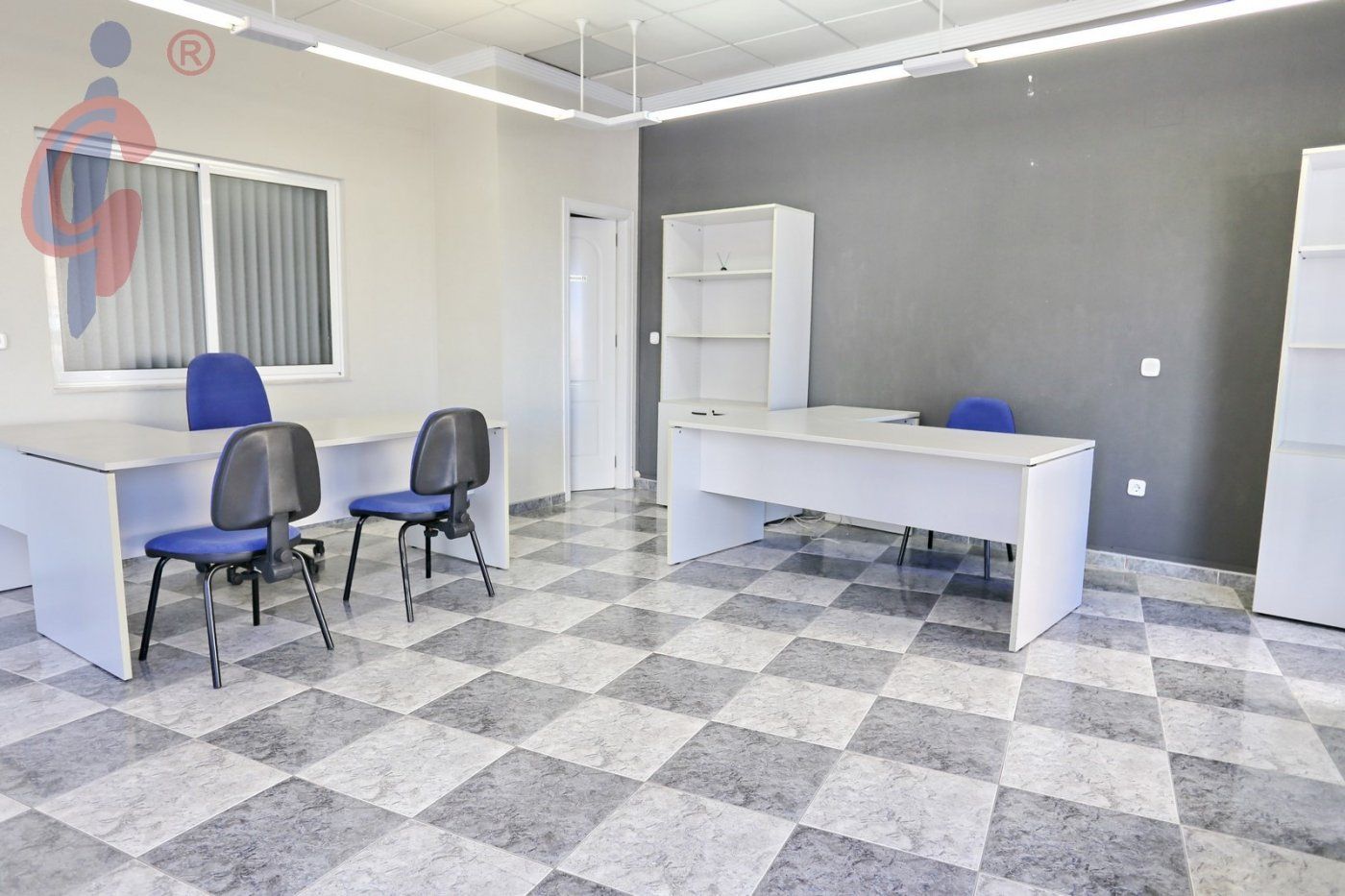 Premises for sale in Guardamar del Segura  with Air Conditioner