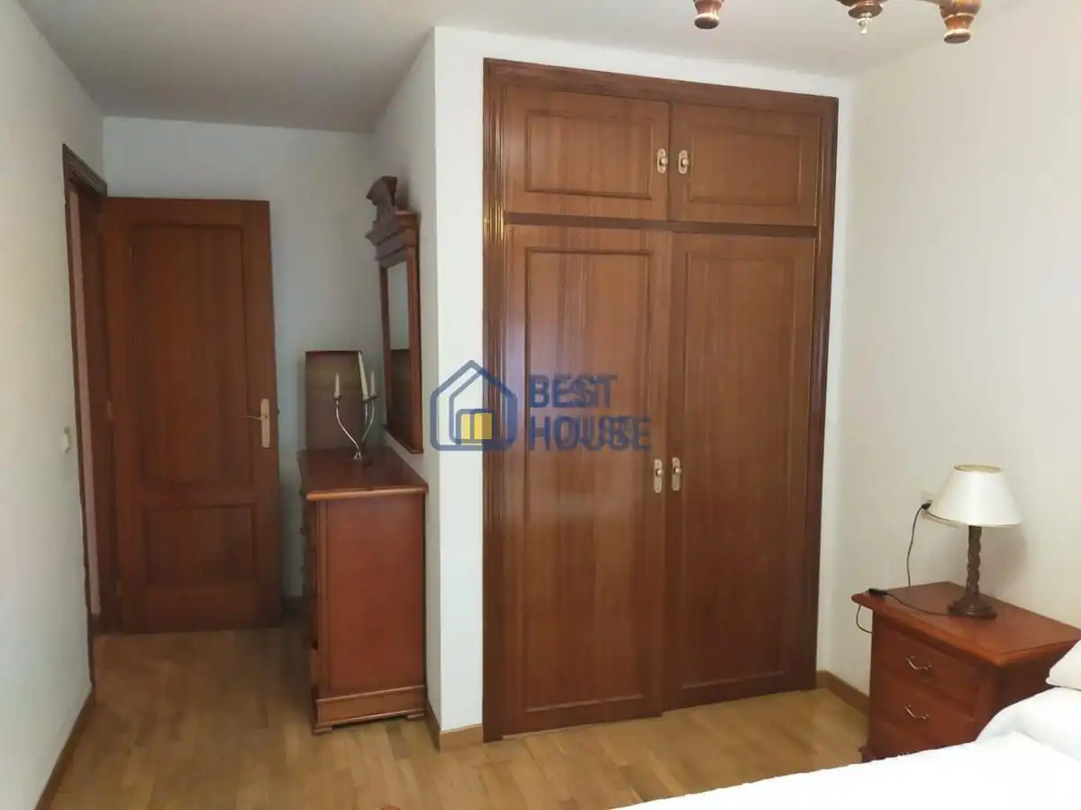 Bedroom of Apartments for rent in San Andrés del Rabanedo  with Heating, Parquet flooring and Furnished