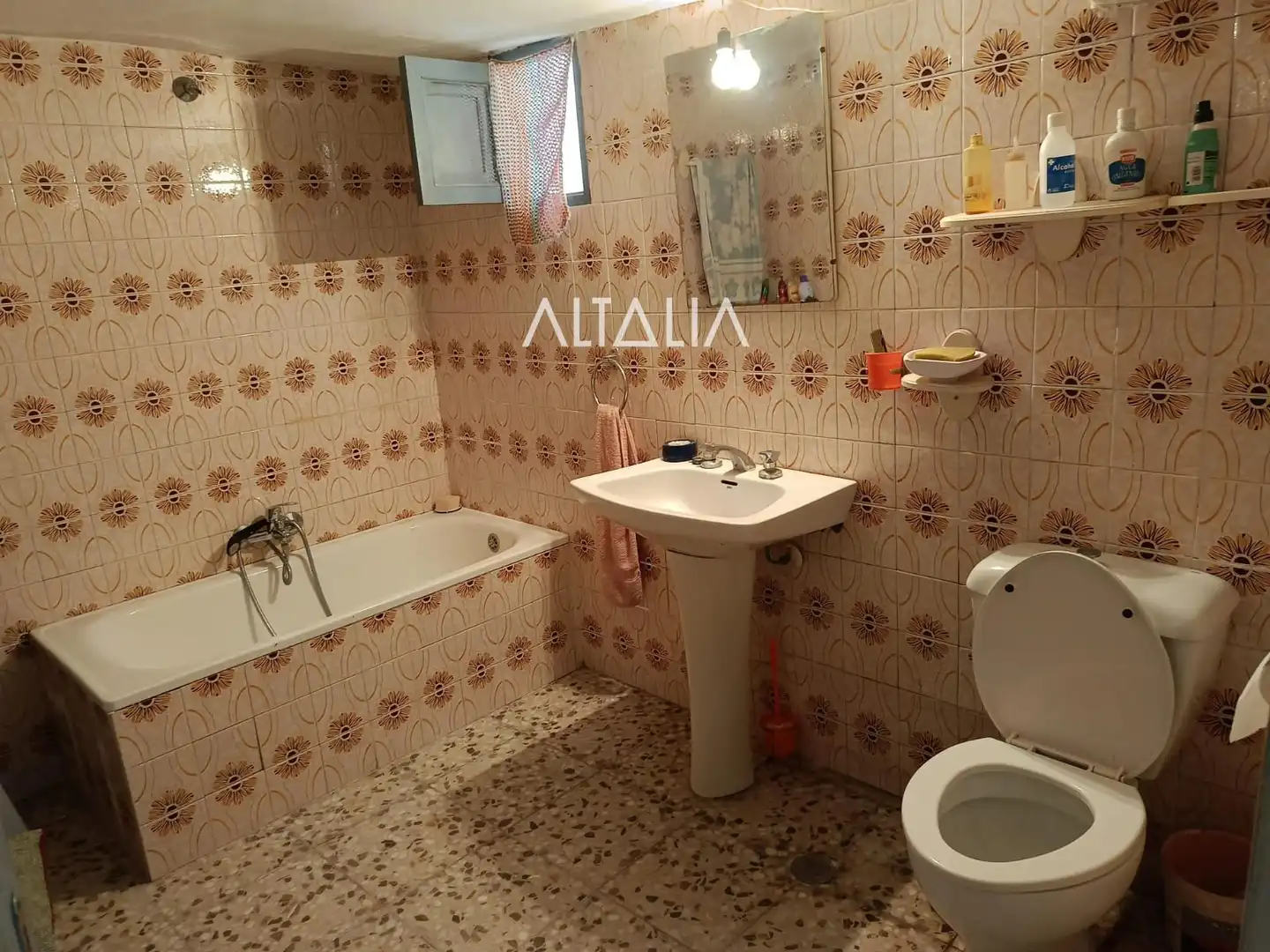 Bathroom of Houses for sale in Sotorribas  with Storage room