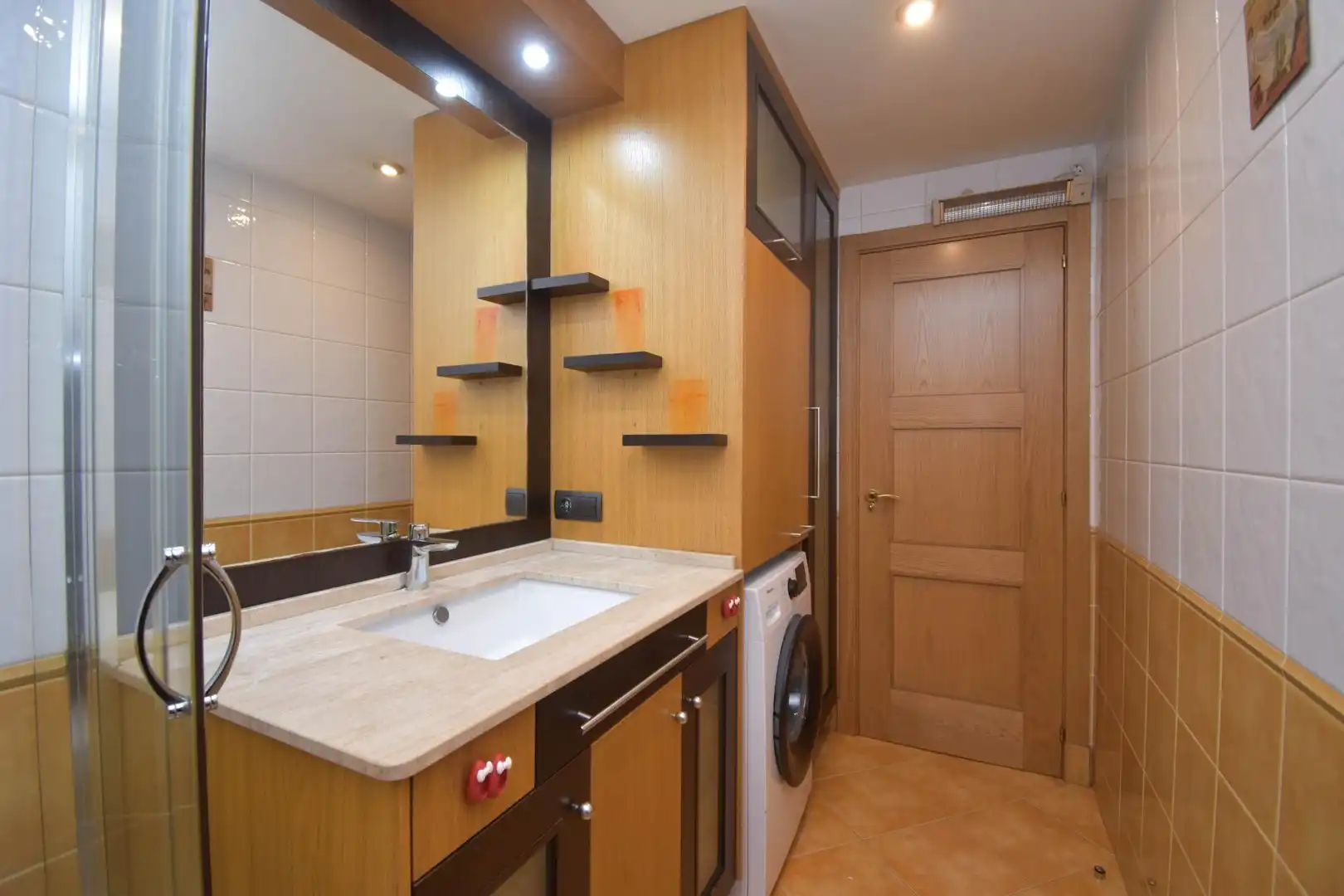 Badezimmer von Wohnung zur Miete in Cambre  mit Heizung