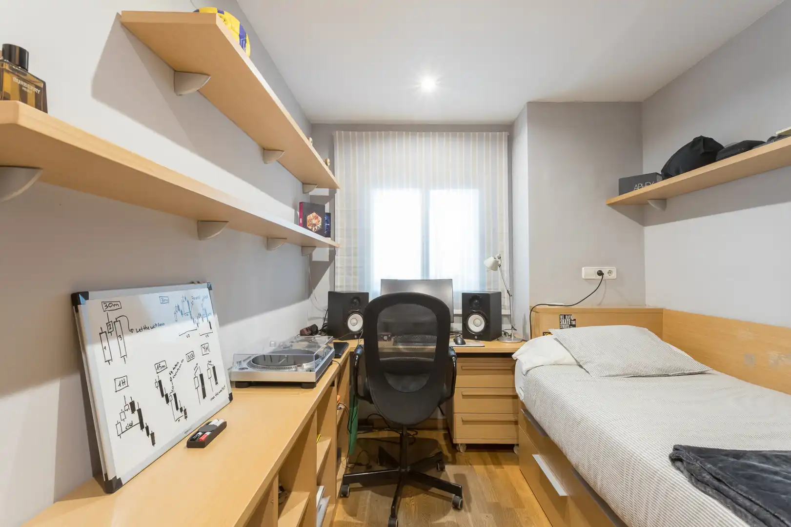 Schlafzimmer von Wohnung zum Verkauf in Barcelona mit Klimaanlage, Heizung und Parkett