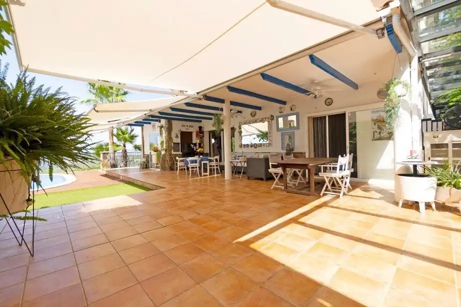Terrassa de Casa o xalet en venda en Olivella amb Aire condicionat, Calefacció i Jardí privat